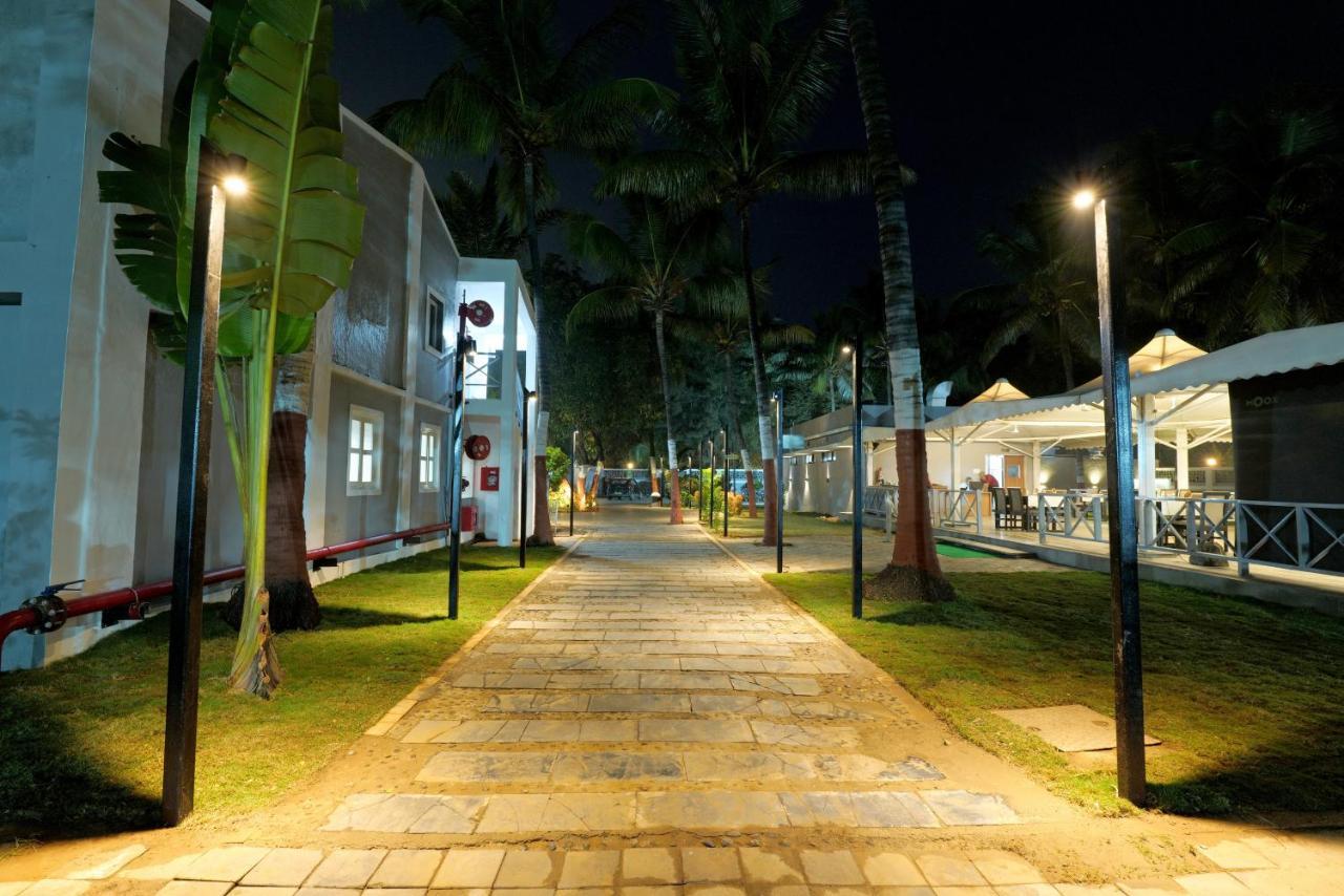 Gold Beach Villa Daman Exterior photo