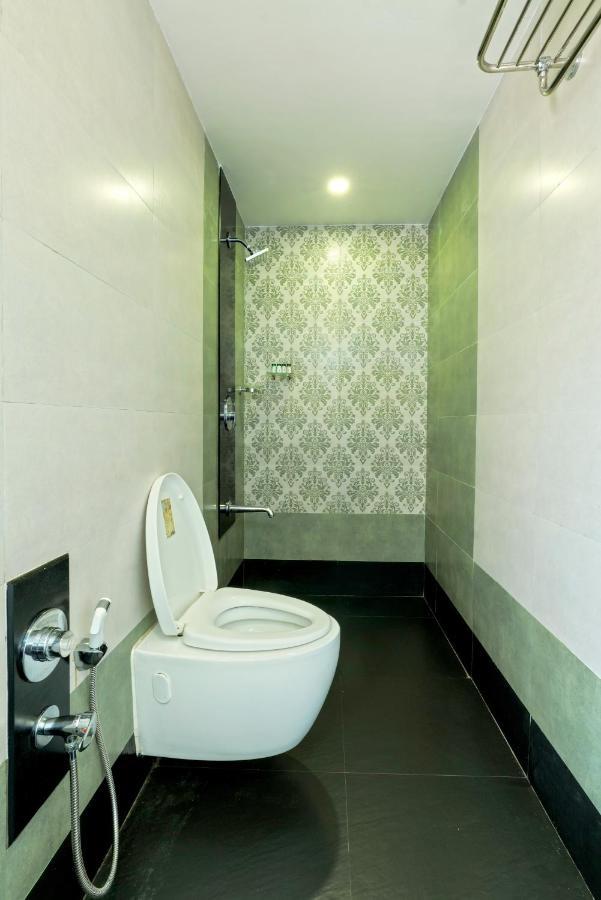 Gold Beach Villa Daman Exterior photo